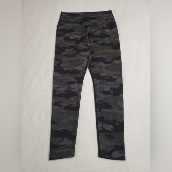 Kira Grace Green Full Length Camo Leggings Womens Size M Classic Athleisure Gym